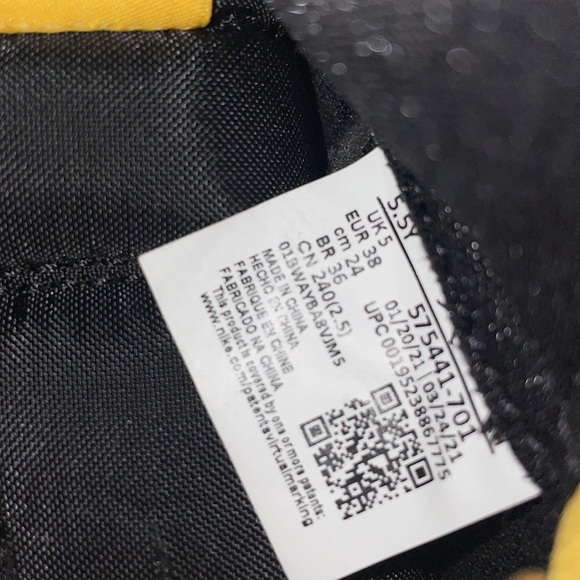 Selling a pair of Air Jordan 1 Pollen - Picture 4 of 5